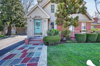2338 Cranston Street, Cranston, RI 02920