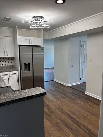 1711 N River Creek LNDG, Suffolk, VA 23434