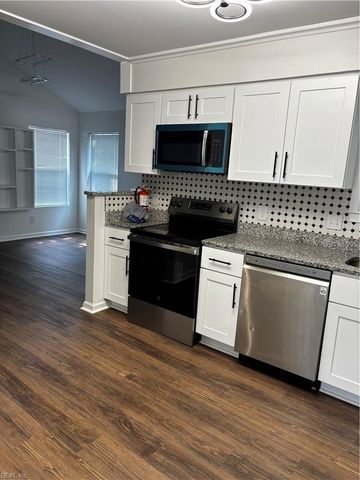 1711 N River Creek LNDG, Suffolk, VA 23434