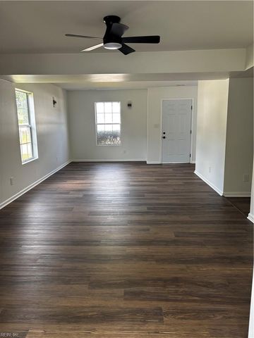 1711 N River Creek LNDG, Suffolk, VA 23434