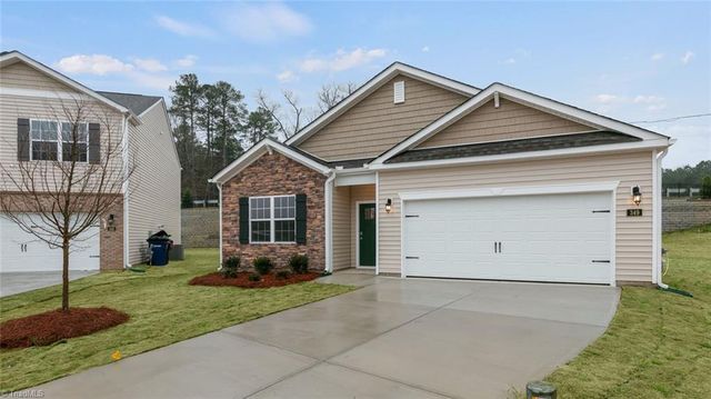 577 Forest Creek Drive, Winston-salem, NC 27107
