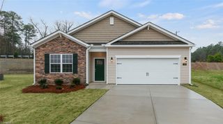577 Forest Creek Drive, Winston-salem, NC 27107