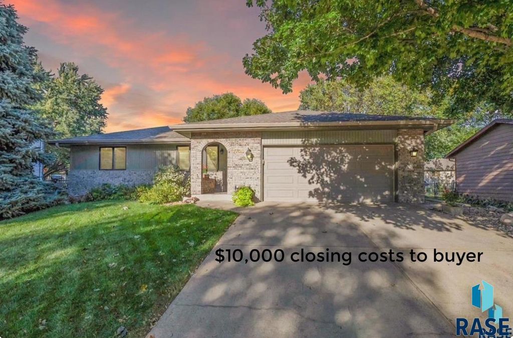2708 S Harvey Dunn Dr Drive, Sioux Falls, SD 57103