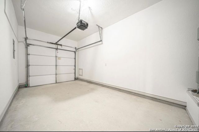 2085 Silver Oaks, San Antonio, TX 78213