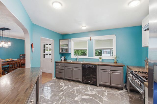 700 Dartmoor Court, Lexington, KY 40505