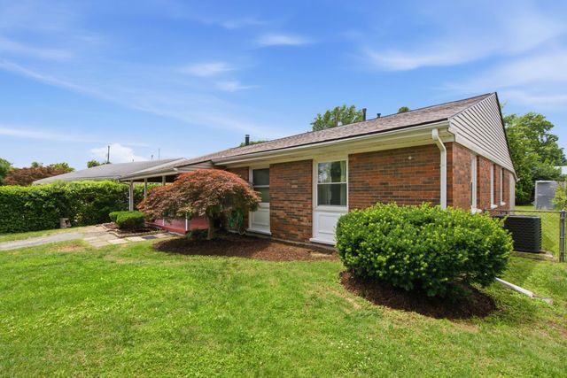 700 Dartmoor Court, Lexington, KY 40505