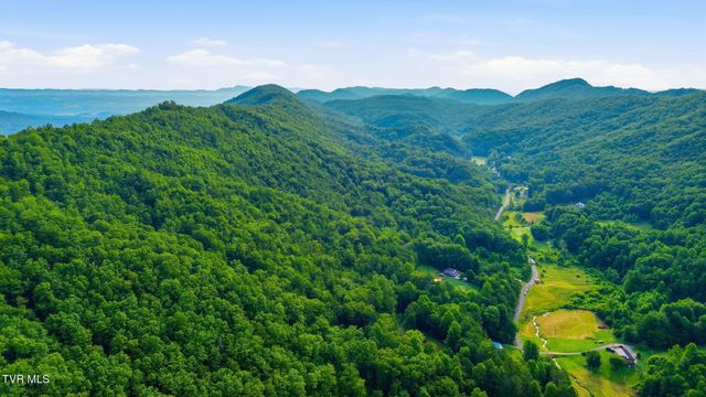 965 Grassy Creek Road, Rogersville, TN 37857