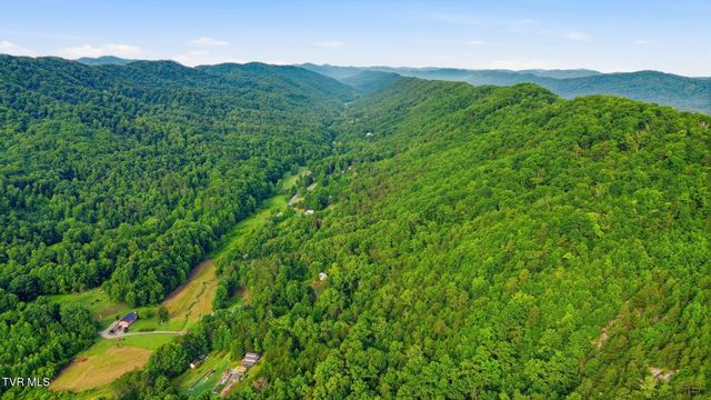965 Grassy Creek Road, Rogersville, TN 37857