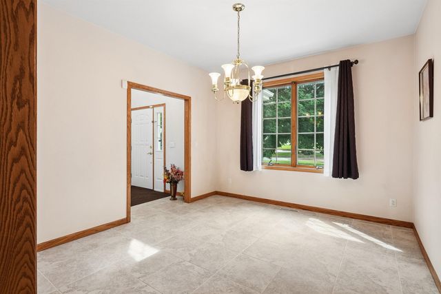 1920 Falcon Ridge, Waterloo, IA 50701