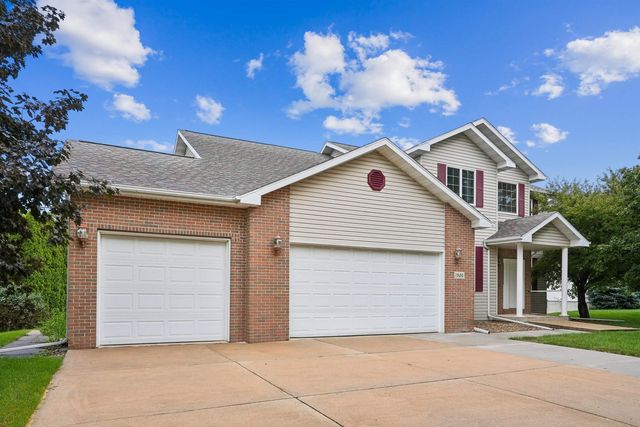 1920 Falcon Ridge, Waterloo, IA 50701