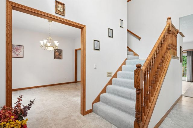 1920 Falcon Ridge, Waterloo, IA 50701