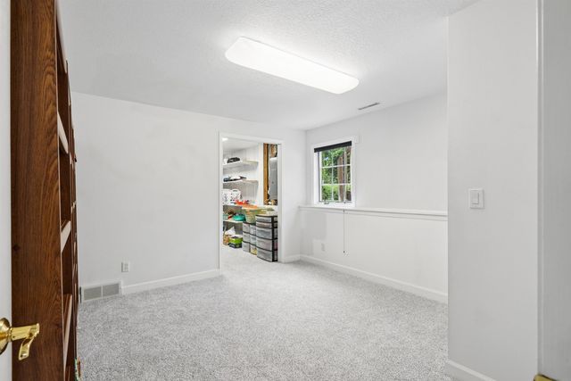 1920 Falcon Ridge, Waterloo, IA 50701