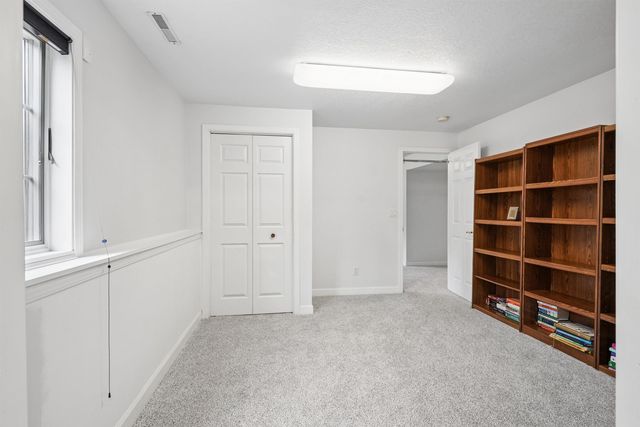 1920 Falcon Ridge, Waterloo, IA 50701