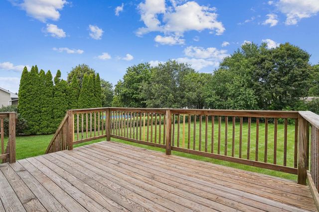 1920 Falcon Ridge, Waterloo, IA 50701