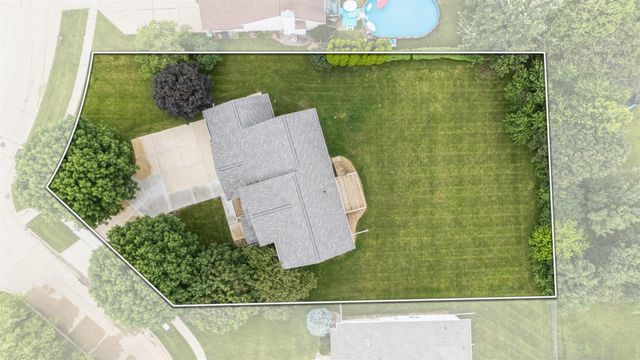 1920 Falcon Ridge, Waterloo, IA 50701