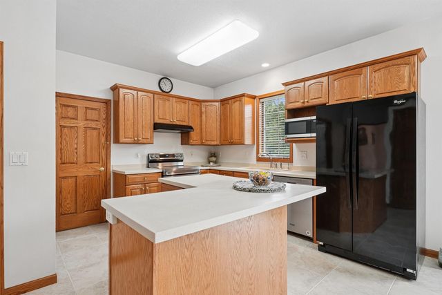 1920 Falcon Ridge, Waterloo, IA 50701