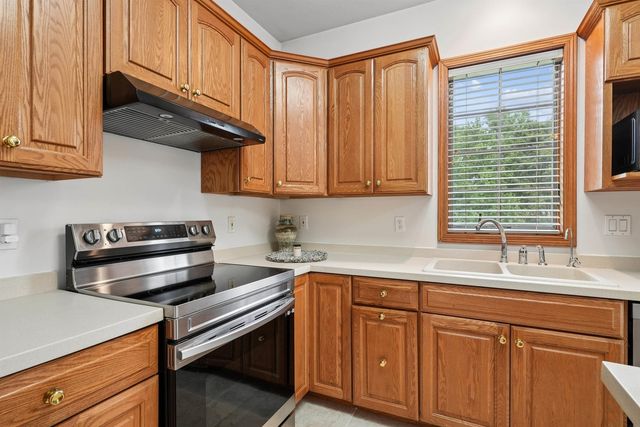 1920 Falcon Ridge, Waterloo, IA 50701