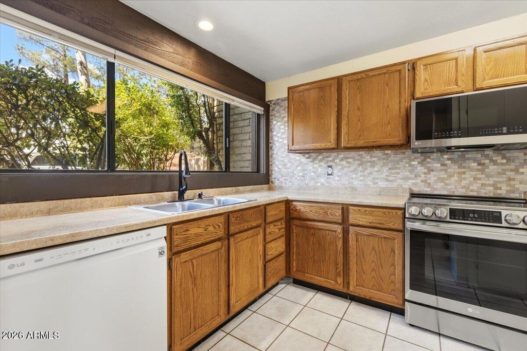 Image 5 of property listing at 3340 W STATE ROUTE 89A -- 8, Sedona, AZ 86336