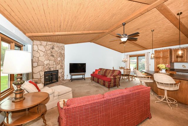 3707 W Honey Tree LANE, Greenfield, WI 53221