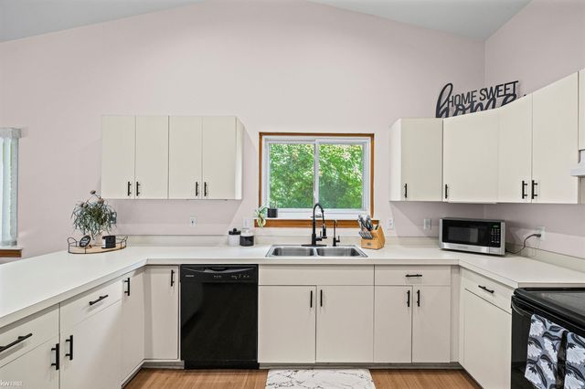 2680 Tomahawk Court, Waterford Twp, MI 48328