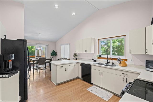 2680 Tomahawk Court, Waterford Twp, MI 48328