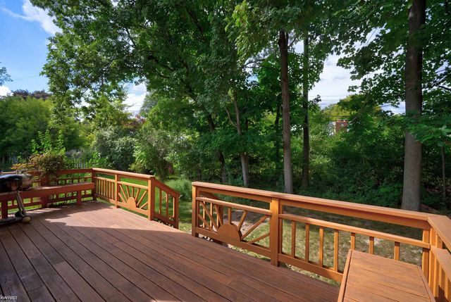 2680 Tomahawk Court, Waterford Twp, MI 48328