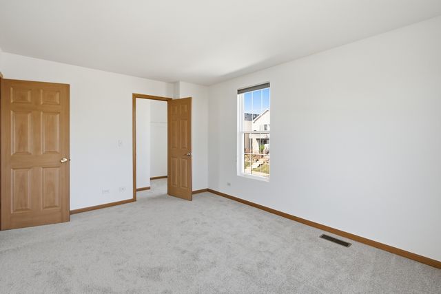 1651 Linden Park Lane, Aurora, IL 60504