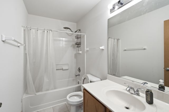 1651 Linden Park Lane, Aurora, IL 60504