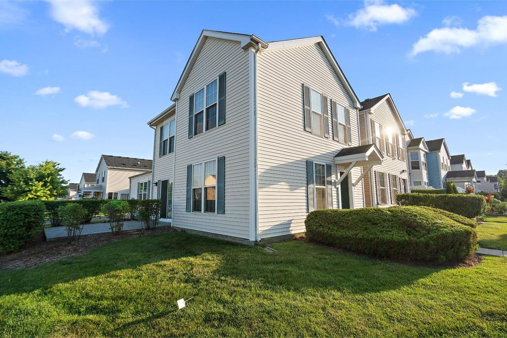 1651 Linden Park Lane, Aurora, IL 60504