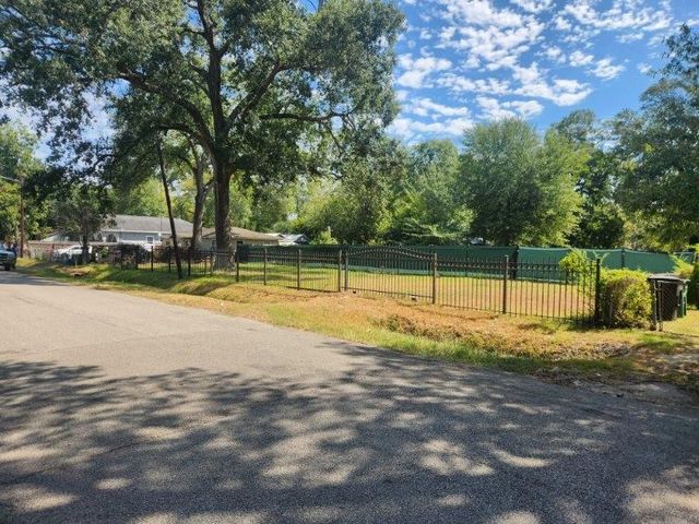 9226 Lanewood Drive, Houston, TX 77016