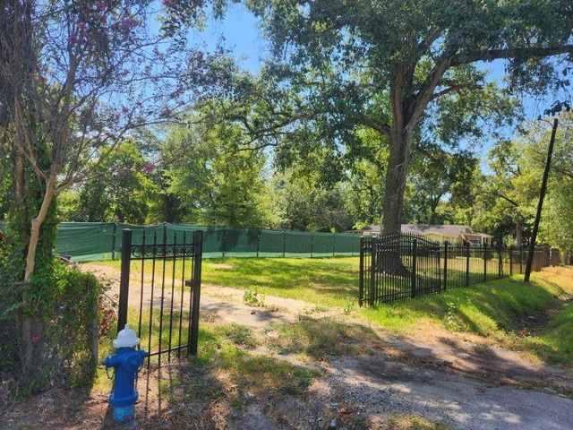 9226 Lanewood Drive, Houston, TX 77016