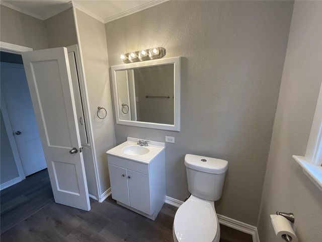 302 S 5th Street, La Porte, TX 77571