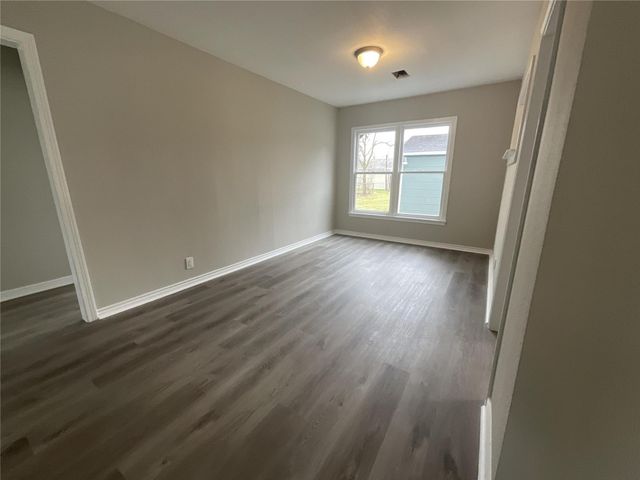 302 S 5th Street, La Porte, TX 77571
