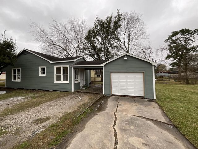 302 S 5th Street, La Porte, TX 77571