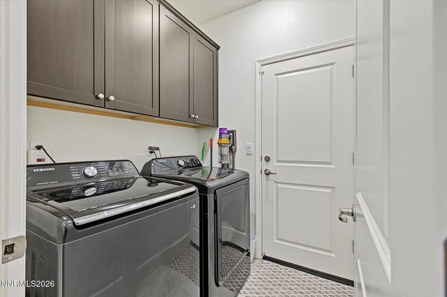 1098 Dapple Drive, Minden, NV 89423