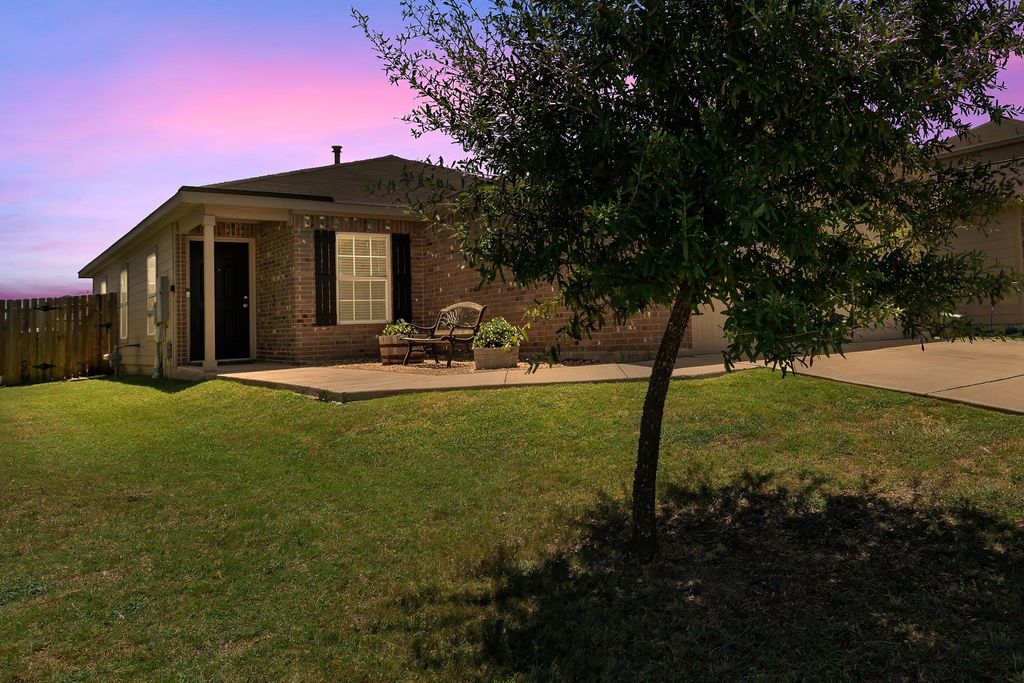 1565 Breanna LN, Kyle, TX 78640