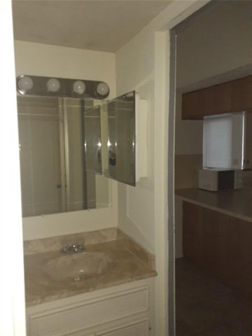 4411 Guadalupe ST 9, Austin, TX 78751