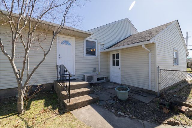 131 IRA Road, Syosset, NY 11791