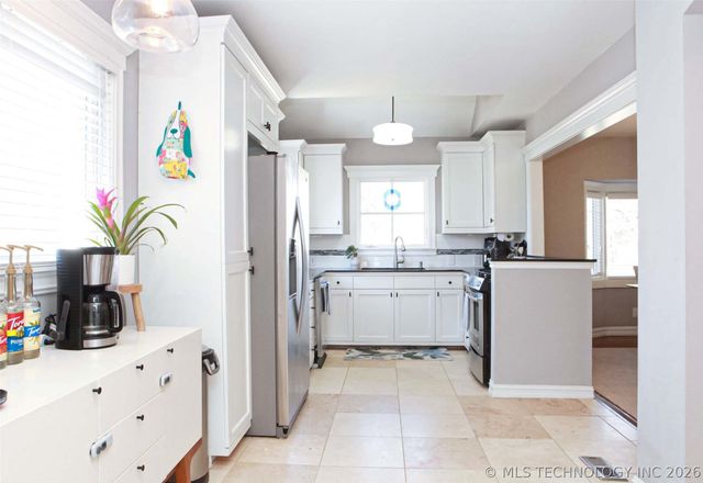 2430 E 17th Place, Tulsa, OK 74104