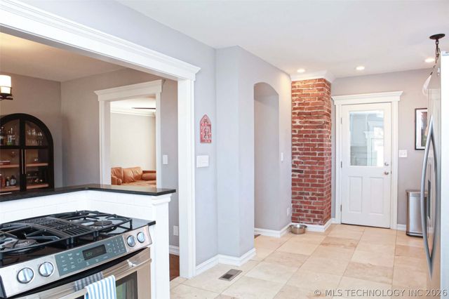 2430 E 17th Place, Tulsa, OK 74104