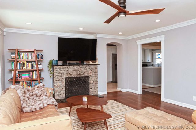 2430 E 17th Place, Tulsa, OK 74104