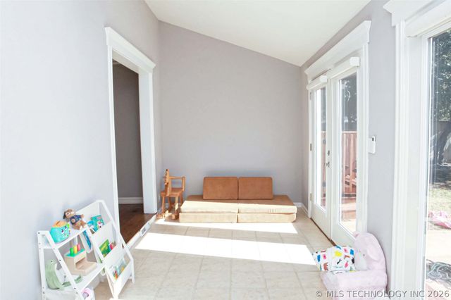 2430 E 17th Place, Tulsa, OK 74104