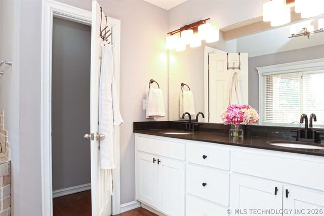 2430 E 17th Place, Tulsa, OK 74104