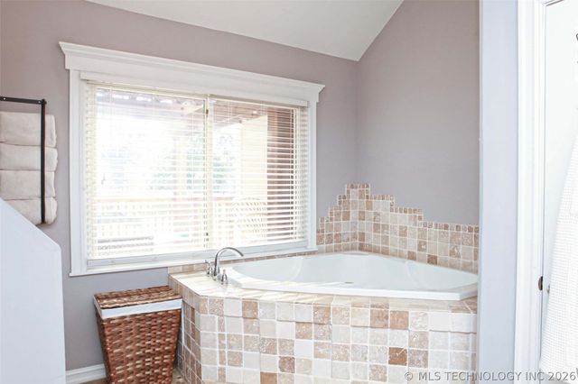 2430 E 17th Place, Tulsa, OK 74104