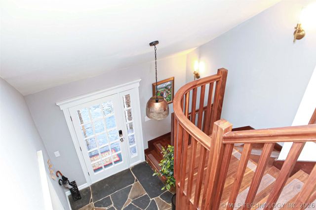 2430 E 17th Place, Tulsa, OK 74104