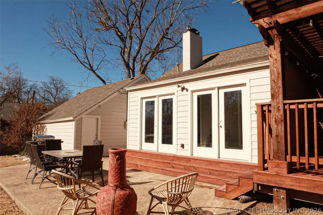 2430 E 17th Place, Tulsa, OK 74104