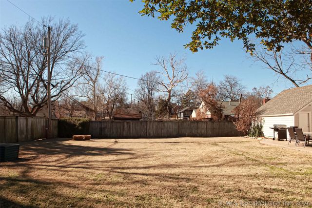 2430 E 17th Place, Tulsa, OK 74104