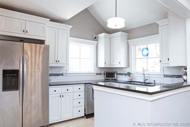 2430 E 17th Place, Tulsa, OK 74104