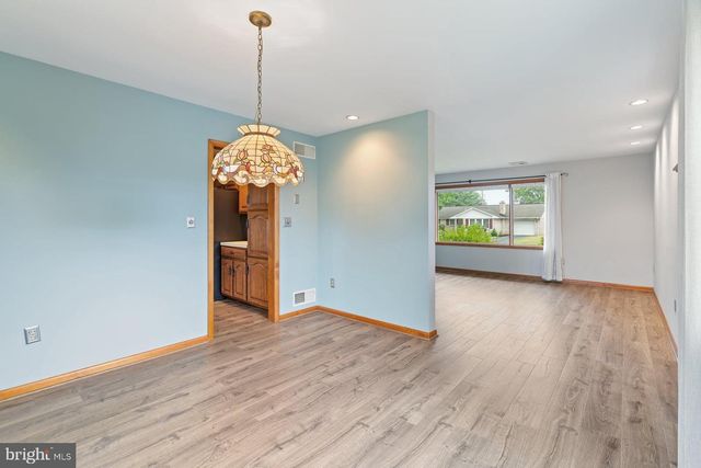 102 LYNNWOOD DR, Palmyra, PA 17078