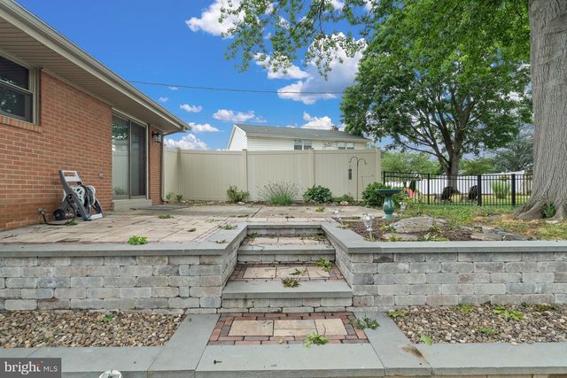 102 LYNNWOOD DR, Palmyra, PA 17078